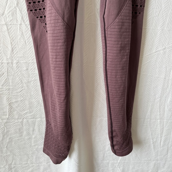 Gymshark Energy Seamless Shape Enhancing Legging Purple Cutout Size Small - Picture 8 of 11